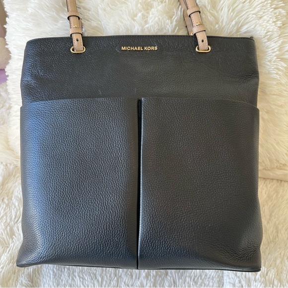 Michael Kors Bedford North South Large Black Leather Travel Tote - Picture 5 of 15